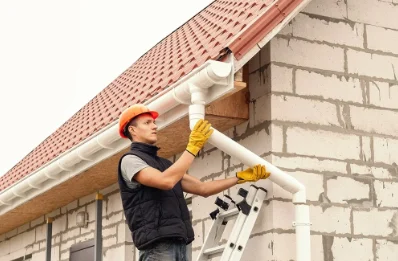 Pose et remplacement de gouttières à Condal